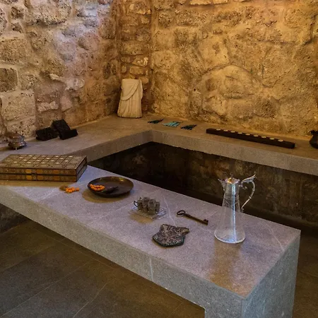 Trinity Boutique Hotel 3*