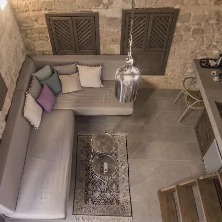 מלון Trinity Boutique 3*
